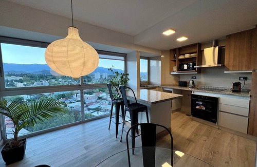 Mendoza City Center Apartment | APARTMENT WITH CITY AND MOUNTAIN/POOL VIEW