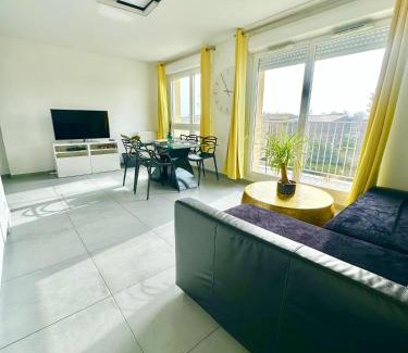 Chessy Apartment | Apartment with Disneyland view!