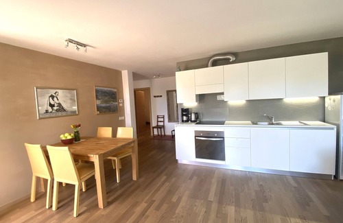 Tirolo Apartment | Apartment with enclosed garden in a central location-dogs welcome