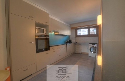 Anzere Apartment | Apartment with entrance, 2 bedrooms with 2 single beds each, 1 bathroom and 1 separate WC. Very big