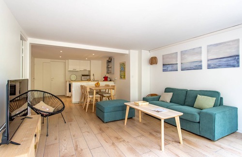 Le Canon Apartment | Apartment with terrace, 2 minutes walk from the beach