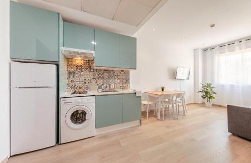 Bormujos Apartment | Apartment with free parking and pool