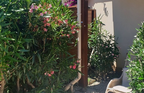 Foulquines Apartment | Apartment with garden and pool