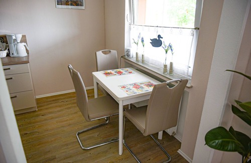 Bodenwerder Apartment | Apartment with garden, terrace and conservatory
