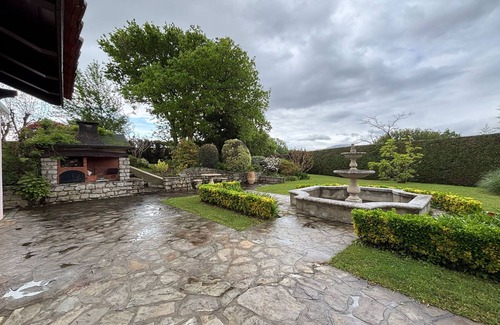 Ciboure Apartment | Apartment with garden and private pool in Ciboure