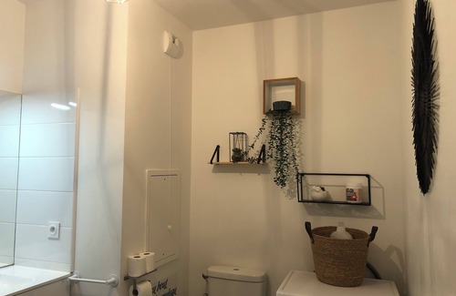 Voreppe Apartment | Apartment with garden and covered terrace