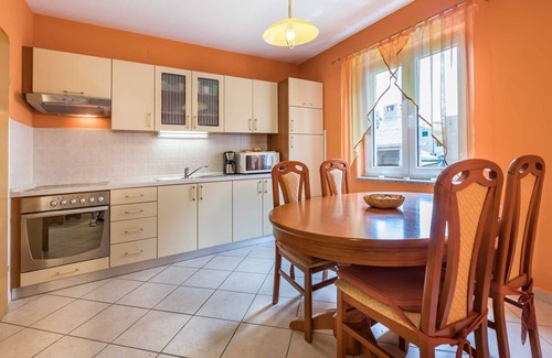 Baska Apartment | Apartment with garden and barbeque