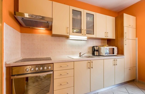 Baska Apartment | Apartment with garden and barbeque