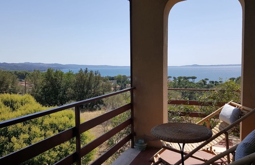 Bolsena Apartment | Apartment with garden for 4 people with beautiful lake view and convenient parking