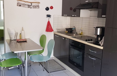 8th Arrondissement Apartment | Apartment with garden by the sea
