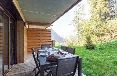 Chatel Apartment | Apartment with garden, in a quiet location, just a few metres from the centre.