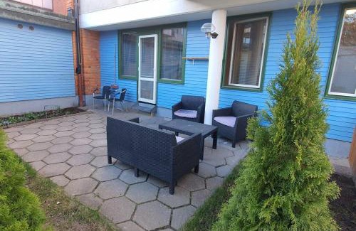 Hasselby Apartment | Apartment with garden near metro!