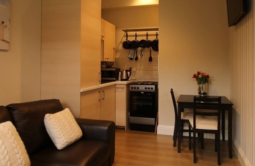 Yeovil Apartment | Apartment with Garden View at Hendford Apartments