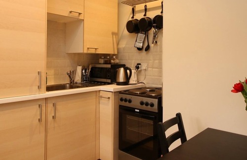 Yeovil Apartment | Apartment with Garden View at Hendford Apartments