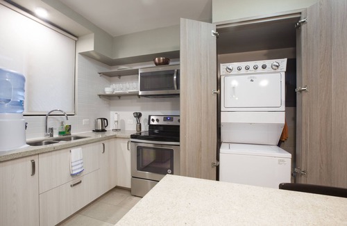 La Paz Apartment | Apartment with GREAT LOCATION, 1 block from the boardwalk