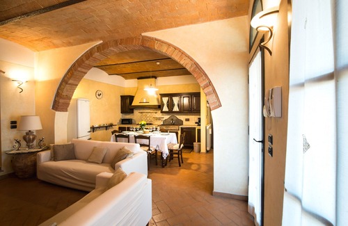 Castelfiorentino Apartment | Apartment with pool and stunning landscape