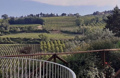 Gambassi Terme Apartment | APARTMENT WITH LARGE PRIVATE GARDEN IN FRONT.IDEAL FOR RELAXING