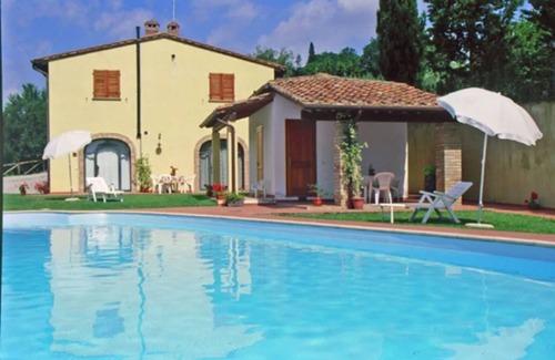Gambassi Terme Apartment | APARTMENT WITH LARGE PRIVATE GARDEN IN FRONT.IDEAL FOR RELAXING