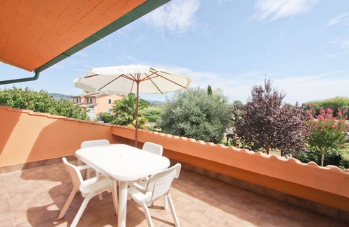 Il Poggio Apartment | Apartment with terrace and garden, few meters far from the lake