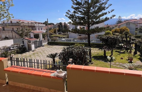 Montepaone Lido Apartment | Apartment with Terrace 3-bedroom - Montepaone Lido