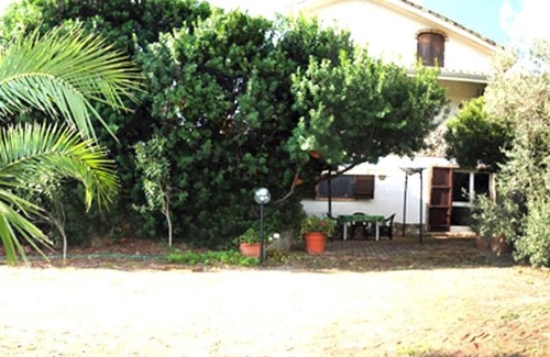 Villamassargia Apartment | Apartment with swimming pool