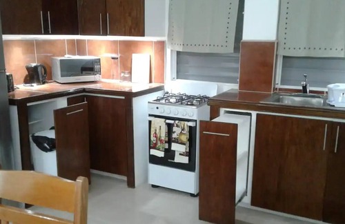 Orange Walk House | Apartment with King bed in the center, sugar city!