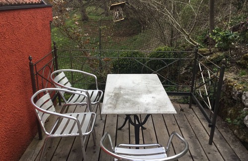 Diessen am Ammersee Apartment | Apartment with kitchen and partly covered terrace. Central and quiet