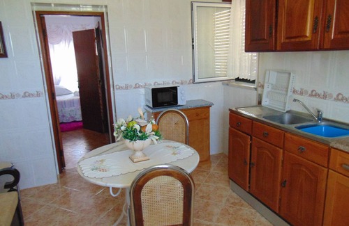 Nazare Apartment | Apartment, with kitchen, bedroom with double bed and bathroom, with total privacy