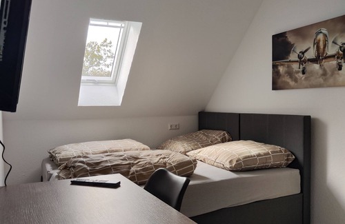 Leimen Apartment | Apartment with kitchen, bathroom and 2 bedrooms