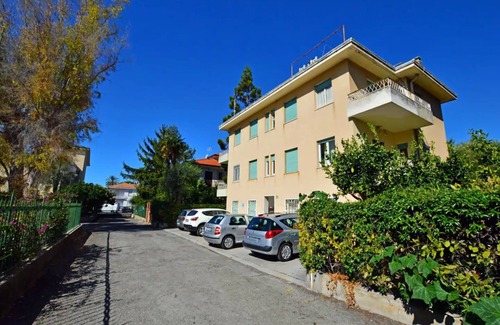 Bordighera Apartment | Apartment WITH PARKING PLACE in a peaceful corner.
