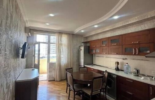 Baku Apartment | Apartment with park view