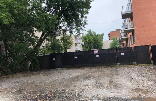Verdun Apartment | Apartment with Parking by the Lachine Canal 02