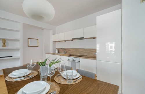 Jezyce Apartment | Apartment With Parking Poznań by Renters