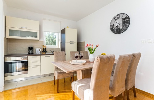 Novalja Apartment | Apartment with Pool and Terrace