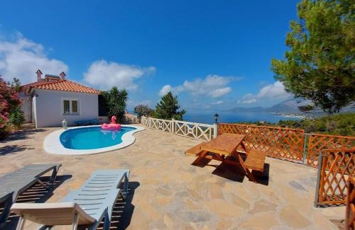 Koumeika House | Apartment with Pool and Panorama View