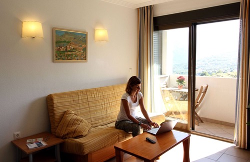 Benimantell Apartment | Apartment with pool in charming village and with beautiful views to the mountain