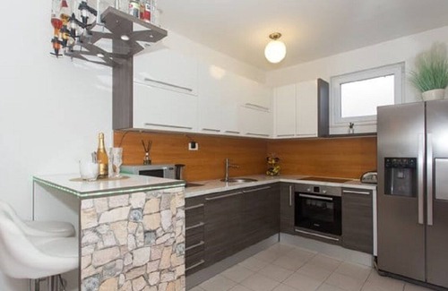 Stobrec Apartment | Apartment with pool & jacuzzi