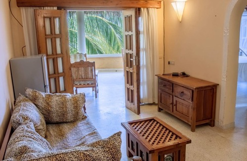 Malindi Apartment | Apartment with pool next to the beach