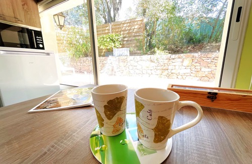La Crau Apartment | Apartment with private outdoor spa