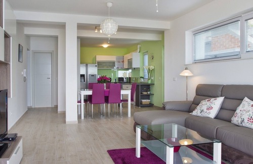 Veliko Brdo Apartment | Apartment with private pool, heated, sea view, roof terrace, whirlpool, WiFi