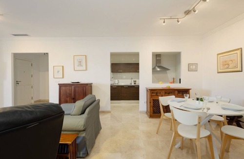 Istan Apartment | Apartment with private terrace and panoramic views, Balcones del Lago, Istán
