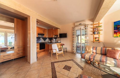 Kaluđerac Apartment | Apartment with sea view and pool - Among the olives