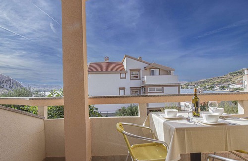 Metajna Apartment | Apartment with sea view, near the beach (20m)