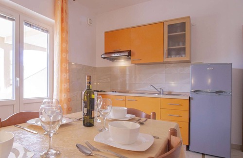 Metajna Apartment | Apartment with sea view, near the beach (20m)