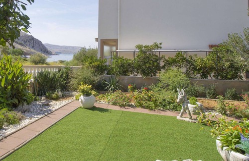 Metajna Apartment | Apartment with sea view, near the beach (20m)