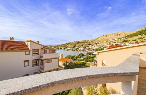 Metajna Apartment | Apartment with sea view, near the beach (20m)