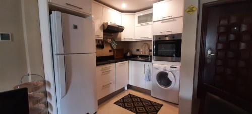 Al Mamsha El Seyahi Apartment | Apartment with Sea View