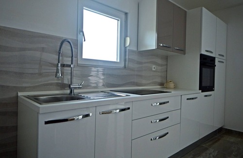 Murter Apartment | Apartment with sea view and next to the beach (20m)