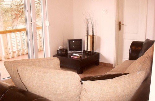 Prcanj Apartment | Apartment With Sea Views & Private Parking