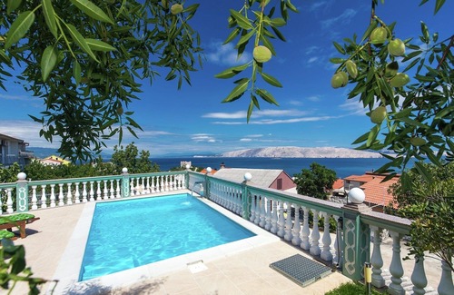 Senj Apartment | Apartment with shared swimming pool